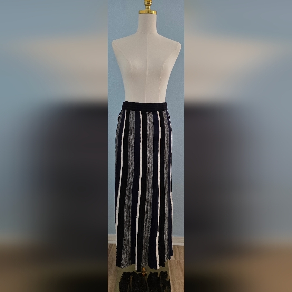 BB Dakota Black and White Striped Skirt - Picture 2 of 4